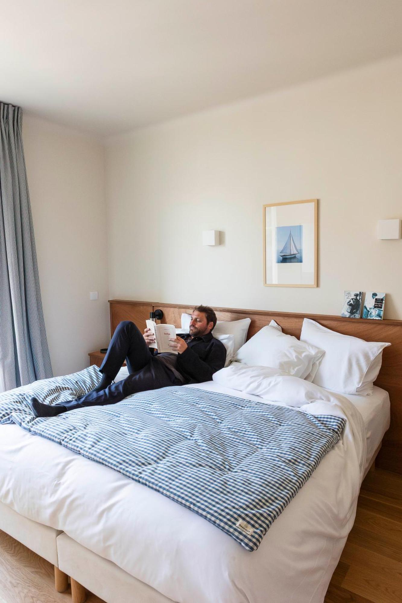 Hotel Georges Vi 3*